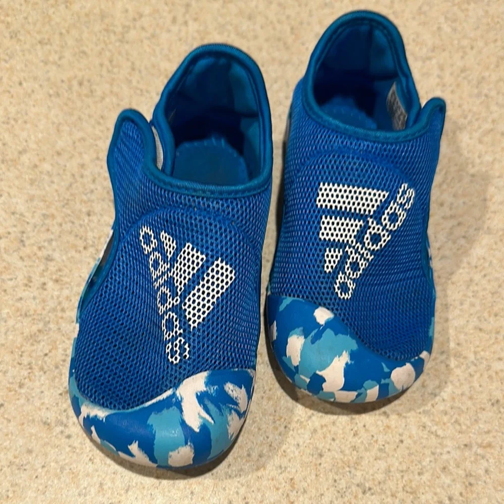 Adidas Kids Blue Slip-On Shoes slides sandals Large instep with Velcro closure - Picture 1 of 9